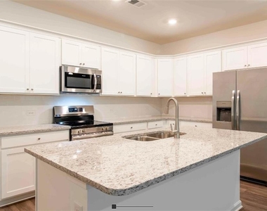 12006 Crosswicks Road - Photo Thumbnail 3