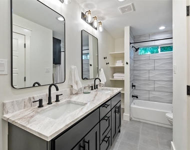 801 Forest Glen Cv - Photo Thumbnail 12