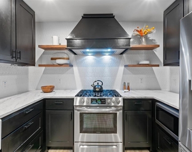 801 Forest Glen Cv - Photo Thumbnail 5
