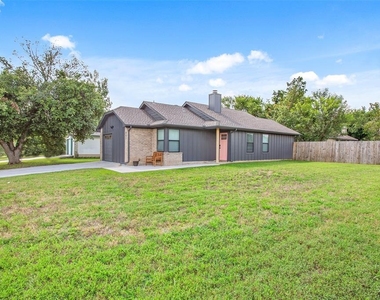 801 Forest Glen Cv - Photo Thumbnail 23
