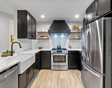 801 Forest Glen Cv - Photo Thumbnail 4