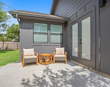 801 Forest Glen Cv - Photo Thumbnail 13