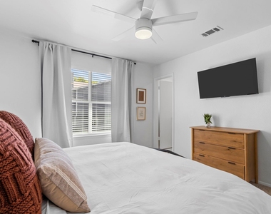 2101 Kirksey Dr - Photo Thumbnail 16
