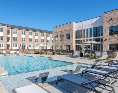 1600 Ronald Reagan Boulevard - Photo Thumbnail 21