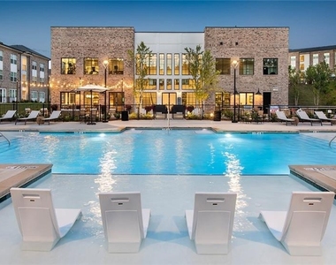 1600 Ronald Reagan Boulevard - Photo Thumbnail 23