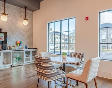 1600 Ronald Reagan Boulevard - Photo Thumbnail 15