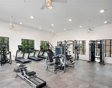 1600 Ronald Reagan Boulevard - Photo Thumbnail 10