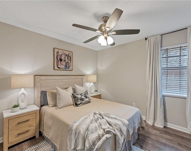 109 Bentley Parkway - Photo Thumbnail 9