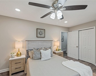 109 Bentley Parkway - Photo Thumbnail 12