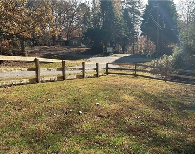 131 Fox Place - Photo Thumbnail 26