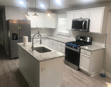 131 Fox Place - Photo Thumbnail 4
