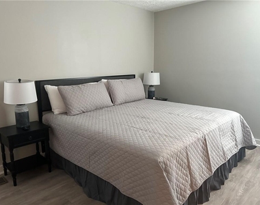 131 Fox Place - Photo Thumbnail 13