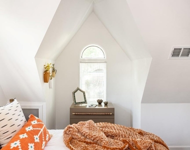 970 Charles Allen Drive Ne - Photo Thumbnail 13
