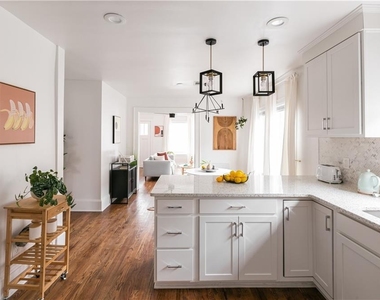 1125 Hardee Street Ne - Photo Thumbnail 8