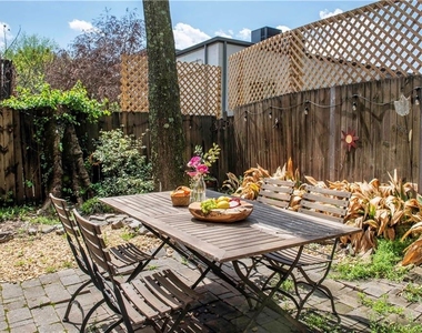 155 Savannah Street Se - Photo Thumbnail 29
