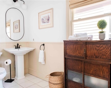155 Savannah Street Se - Photo Thumbnail 11
