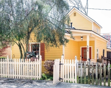 155 Savannah Street Se - Photo Thumbnail 4