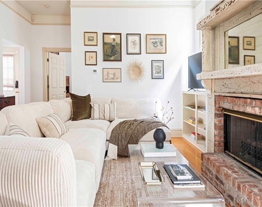 155 Savannah Street Se - Photo Thumbnail 6