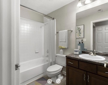 2124 Gables Drive - Photo Thumbnail 8
