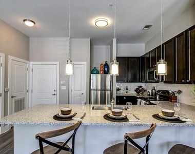 1824 Defoor Avenue Nw - Photo Thumbnail 2