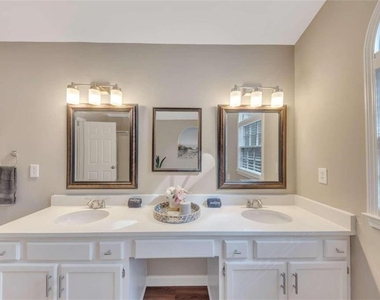 56 Brentwood Drive - Photo Thumbnail 15
