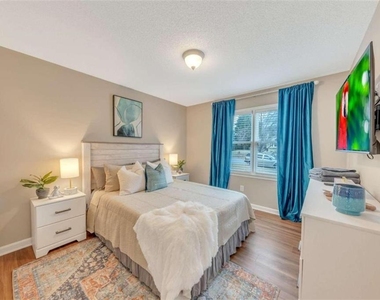 56 Brentwood Drive - Photo Thumbnail 9