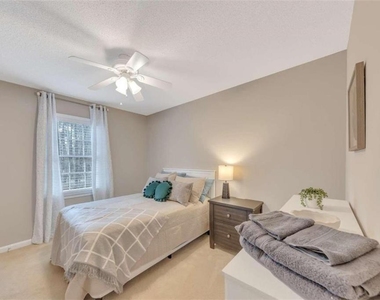 56 Brentwood Drive - Photo Thumbnail 7
