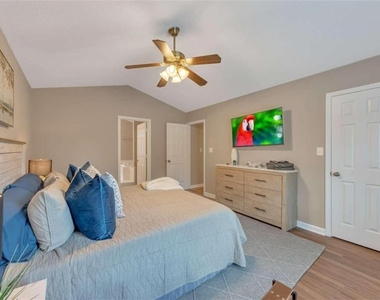 56 Brentwood Drive - Photo Thumbnail 13