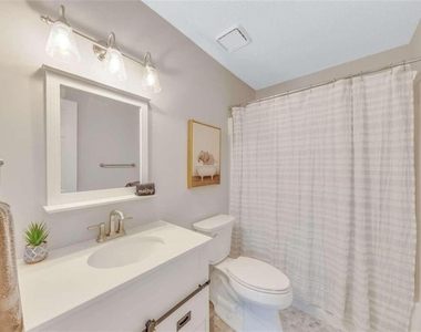 56 Brentwood Drive - Photo Thumbnail 8