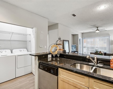 2103 Asbury Square - Photo Thumbnail 4