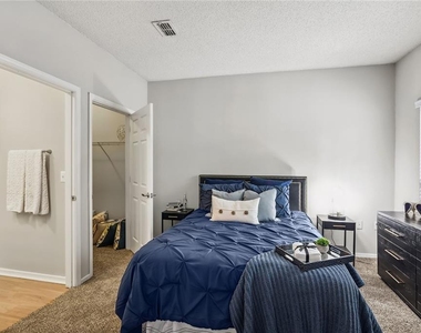 2103 Asbury Square - Photo Thumbnail 6