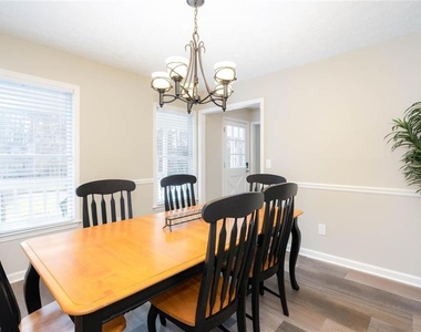 302 Independence Way - Photo Thumbnail 20