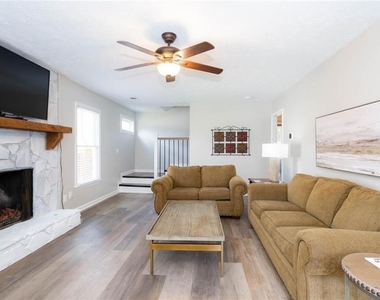 302 Independence Way - Photo Thumbnail 12