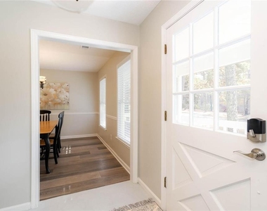 302 Independence Way - Photo Thumbnail 16