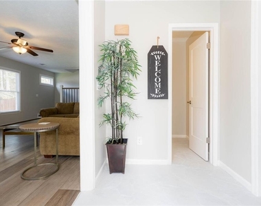 302 Independence Way - Photo Thumbnail 9