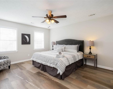 302 Independence Way - Photo Thumbnail 32