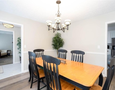 302 Independence Way - Photo Thumbnail 19