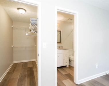302 Independence Way - Photo Thumbnail 36