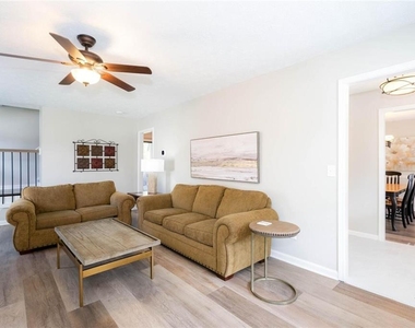 302 Independence Way - Photo Thumbnail 13