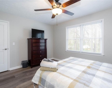302 Independence Way - Photo Thumbnail 42