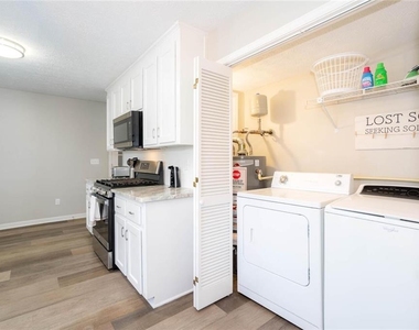302 Independence Way - Photo Thumbnail 24