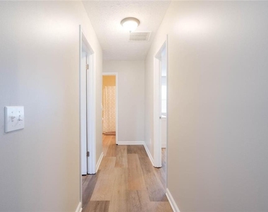 302 Independence Way - Photo Thumbnail 30