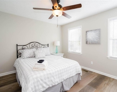 302 Independence Way - Photo Thumbnail 43
