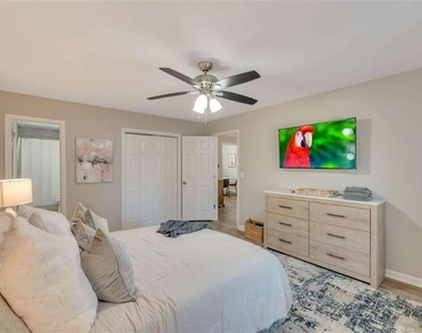 165 Bentley Parkway - Photo Thumbnail 7