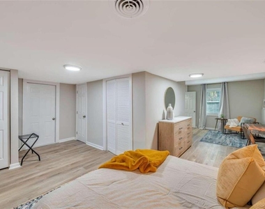 165 Bentley Parkway - Photo Thumbnail 19