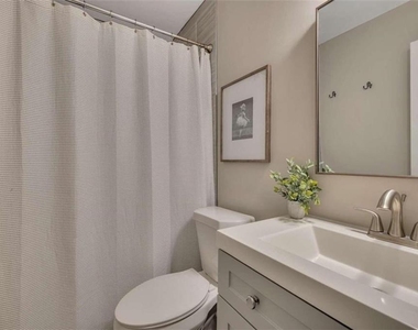 165 Bentley Parkway - Photo Thumbnail 16