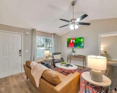 165 Bentley Parkway - Photo Thumbnail 1