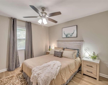165 Bentley Parkway - Photo Thumbnail 17