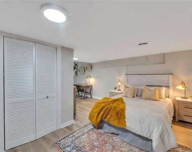 165 Bentley Parkway - Photo Thumbnail 20
