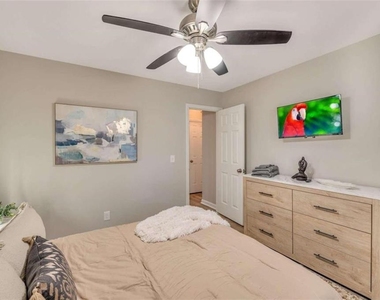 165 Bentley Parkway - Photo Thumbnail 18